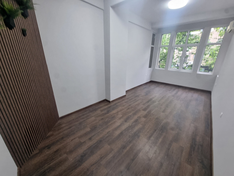 Para alugar  Escritório Sofia , Centar , 130 m² | 24694510