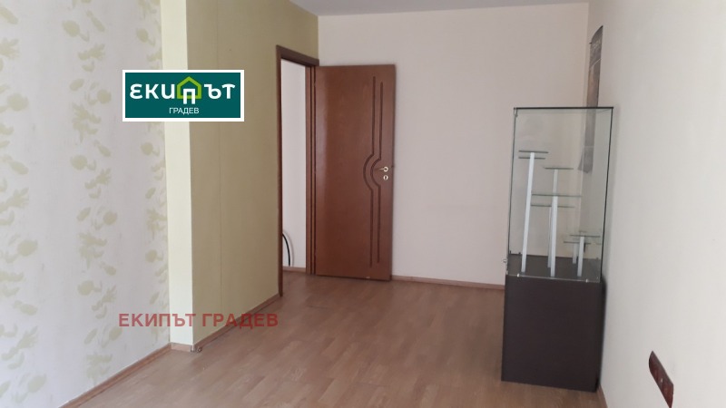 Дава под наем ОФИС, гр. Варна, Лятно кино Тракия, снимка 3 - Офиси - 53035508