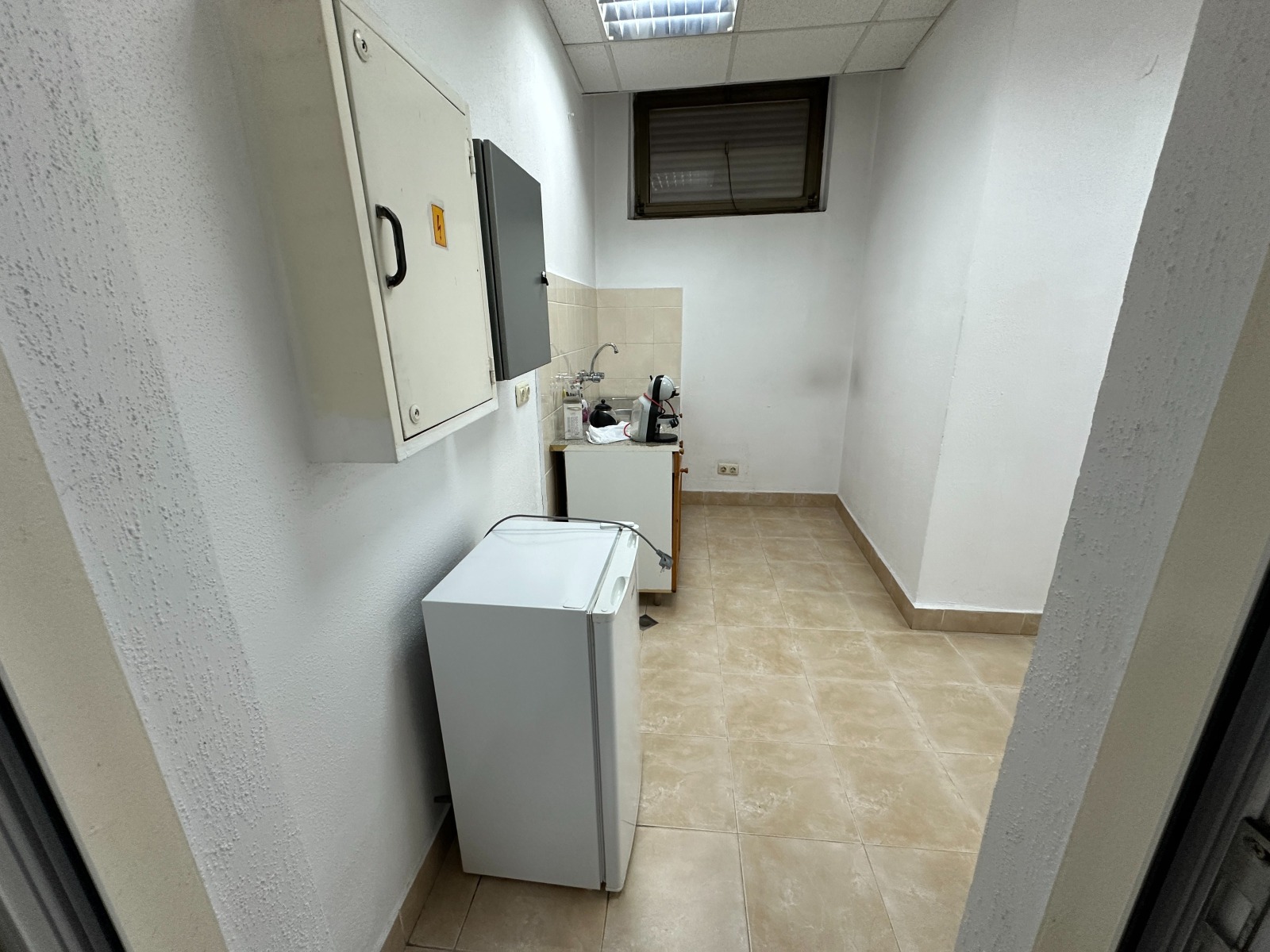 Дава под наем ОФИС, гр. Варна, ЖП Гара, снимка 3 - Офиси - 53910829