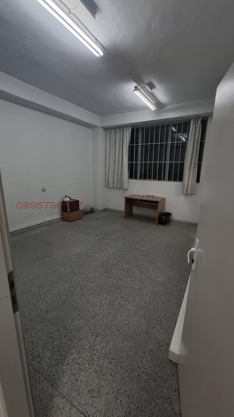 Дава под наем СКЛАД, гр. Пловдив, Христо Смирненски, снимка 9 - Складове - 52775522