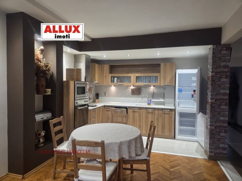 Дава под наем 4-СТАЕН, гр. Русе, Център