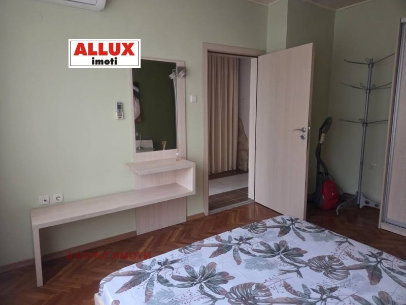 Дава под наем 4-СТАЕН, гр. Русе, Център, снимка 12 - Апартаменти - 53089234