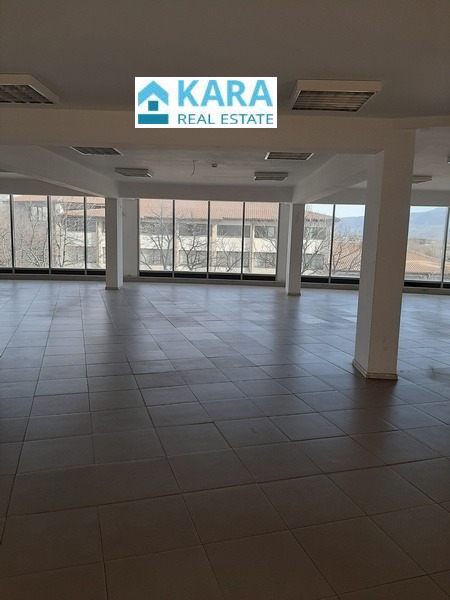 Дава под наем МАГАЗИН, гр. Кърджали, Център, снимка 2 - Магазини - 53559130