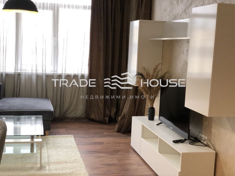 A louer  1 chambre Plovdiv , Karchiyaka , 76 m² | 37906397