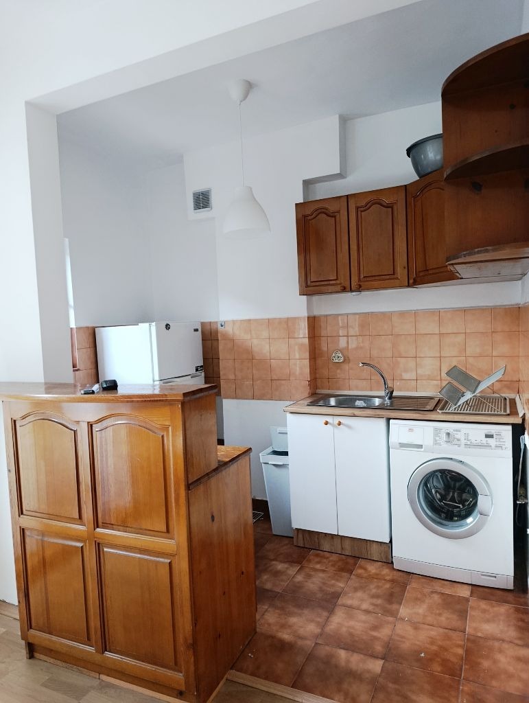 Дава под наем 2-СТАЕН, гр. София, Център, снимка 3 - Апартаменти - 52437253