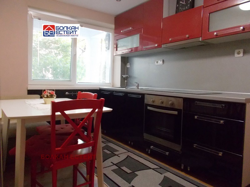 Дава под наем 2-СТАЕН, гр. Велико Търново, Център