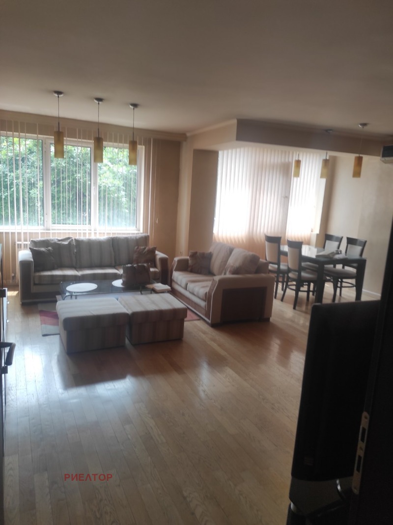 Da affittare  2 camere da letto Plovdiv , Tsentar , 120 mq | 94643701