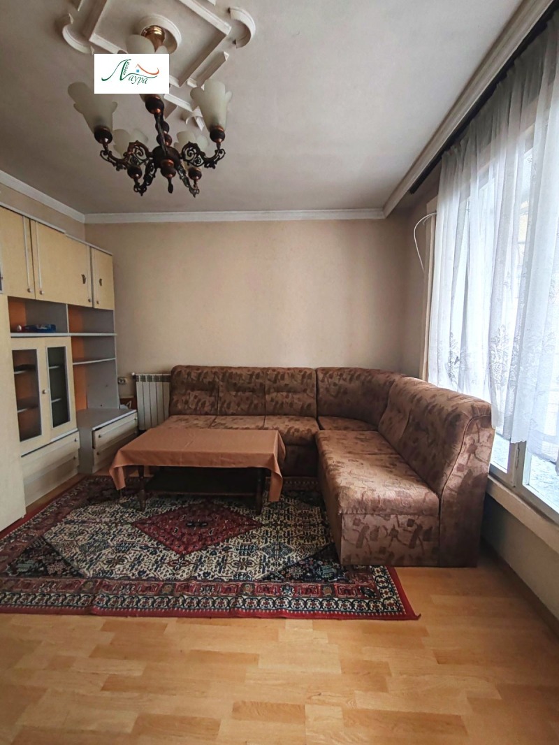 Дава под наем  4-стаен град Шумен , Куршун чешма , 120 кв.м | 54554541