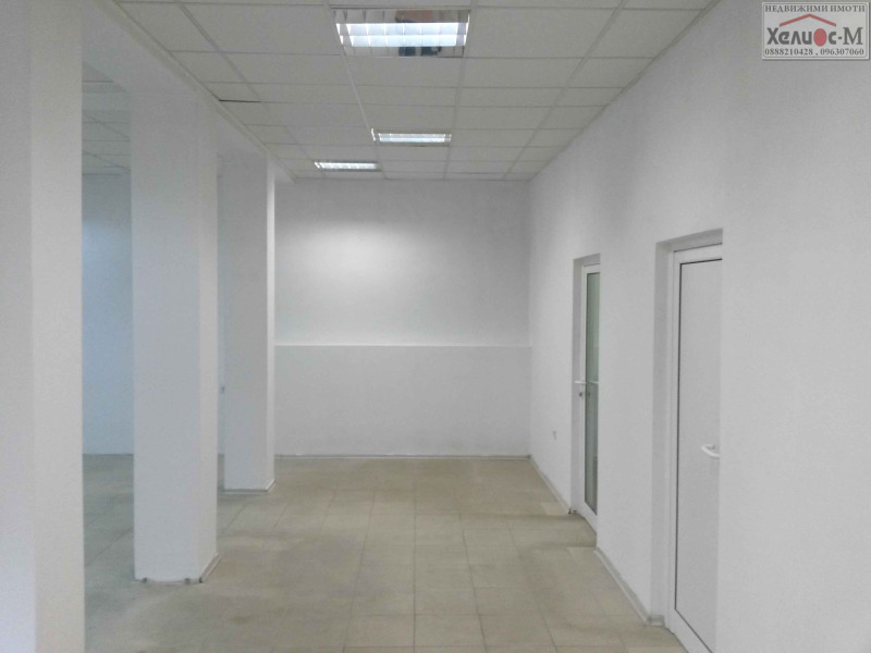 Дава под наем МАГАЗИН, гр. Монтана, Широк център, снимка 2 - Магазини - 53424831