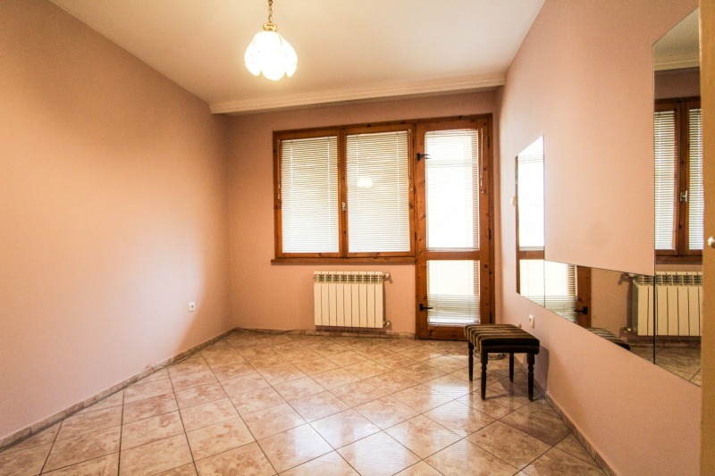 Дава под наем 3-СТАЕН, гр. София, Оборище, снимка 13 - Апартаменти - 52826501