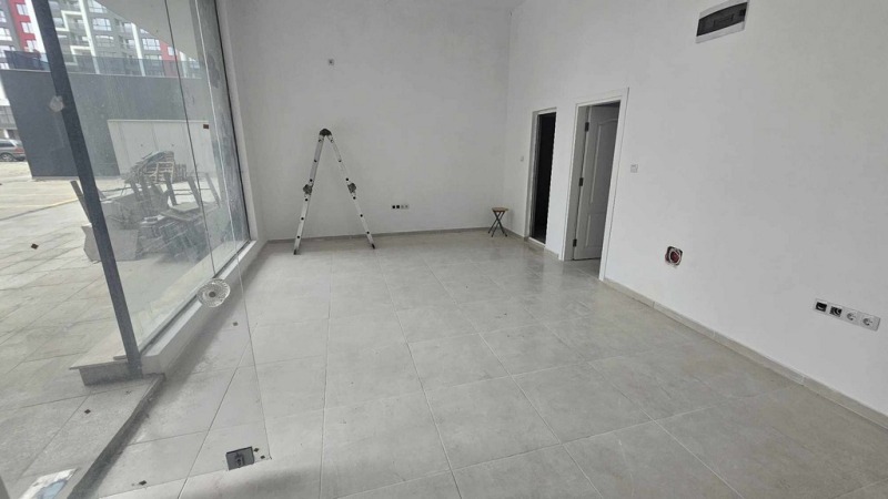 Дава под Наем МАГАЗИН в град Кърджали, Център - 40 кв.м / 230.08 € » 450 лв., ТБС БГПРОПЪРТИС