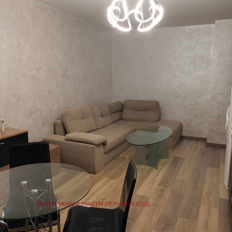 Дава под наем 3-СТАЕН, гр. Перник, Изток, снимка 4 - Апартаменти - 53520092