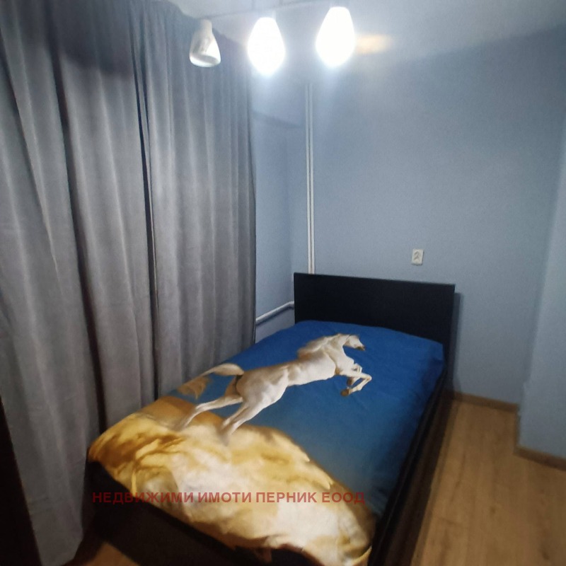 Дава под наем 3-СТАЕН, гр. Перник, Изток, снимка 12 - Апартаменти - 53520092