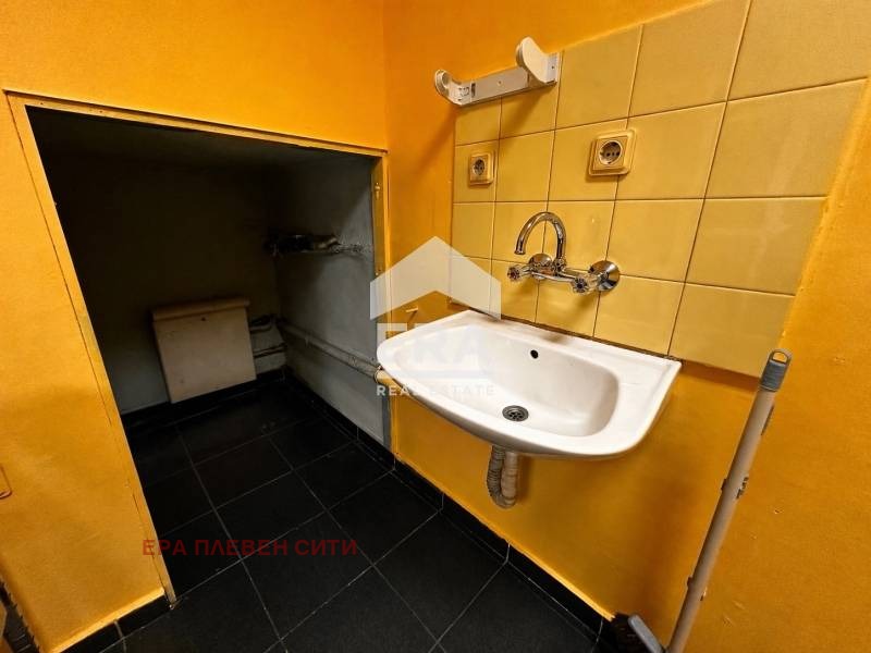 Дава под наем ОФИС, гр. Плевен, Идеален център, снимка 3 - Офиси - 54369191