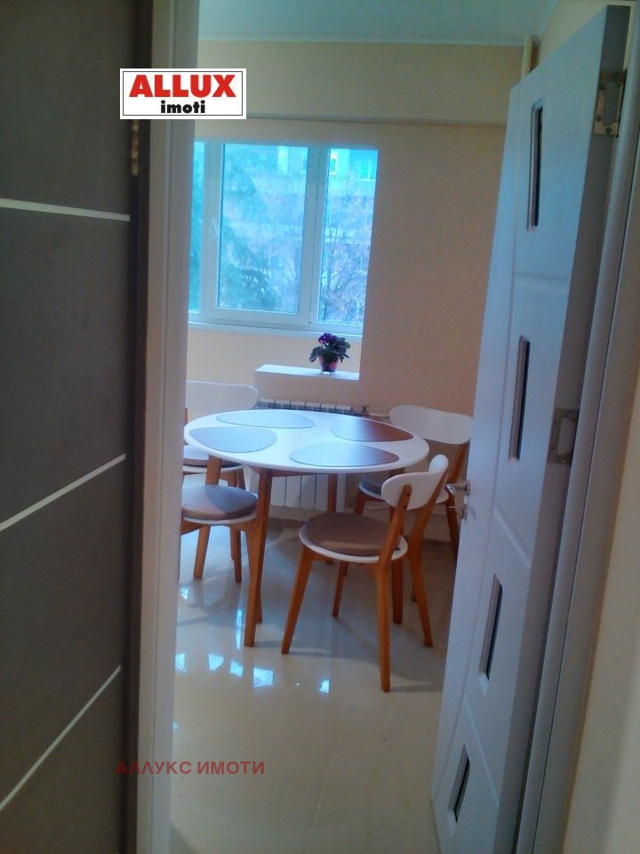 Дава под наем 3-СТАЕН, гр. Русе, Възраждане, снимка 8 - Апартаменти - 52996541