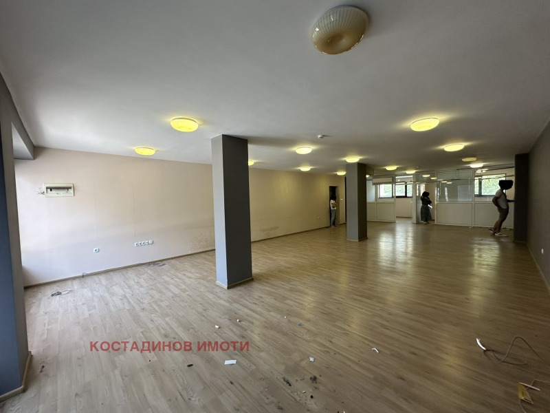 Vuokrattavana  Toimisto Plovdiv , Karšijaka , 140 neliömetriä | 71175761
