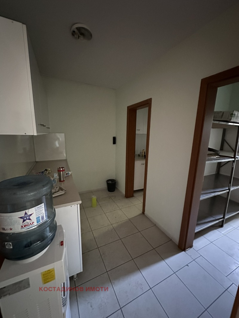 Vuokrattavana  Toimisto Plovdiv , Karšijaka , 140 neliömetriä | 71175761 - kuva [5]