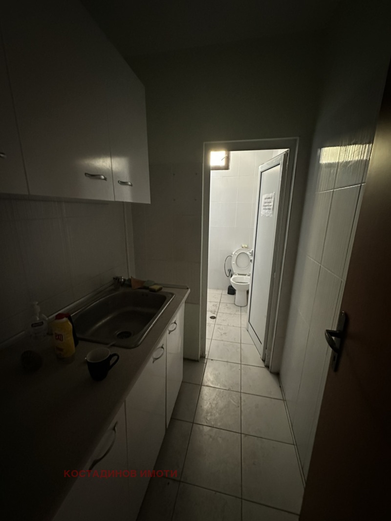 Vuokrattavana  Toimisto Plovdiv , Karšijaka , 140 neliömetriä | 71175761 - kuva [7]