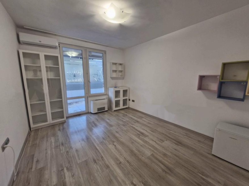 De inchiriat  3+ dormitor Sofia , Lozeneț , 180 mp | 71313035