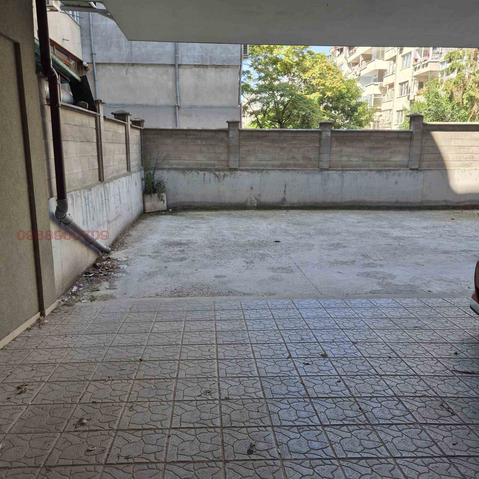 Дава под наем ГАРАЖ, ПАРКОМЯСТО, гр. Варна, Окръжна болница-Генерали