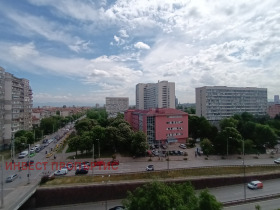 Обява дава под наем 3-стаен, град София, Център
