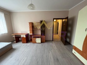 1 Schlafzimmer Awtogara, Warna 3