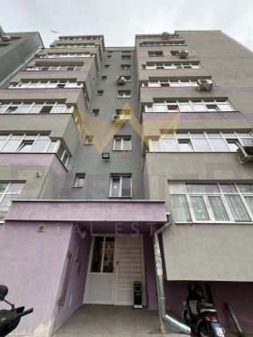 2-стаен град Варна, Автогара 12