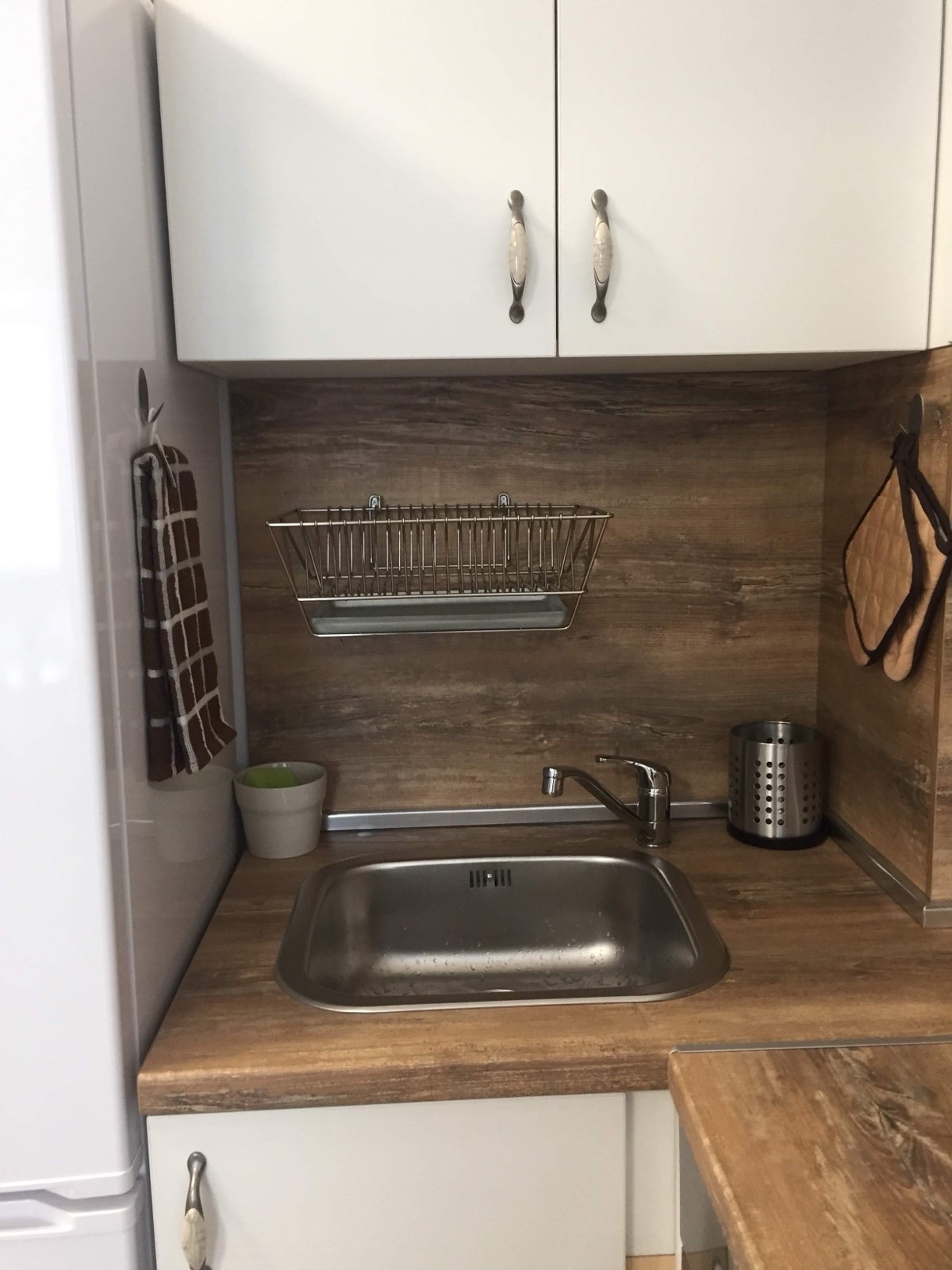 Дава под наем 2-СТАЕН, гр. София, Лагера, снимка 14 - Апартаменти - 54339509