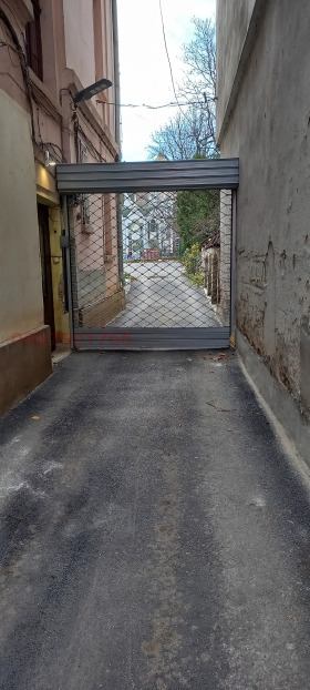 ГАРАЖ, ПАРКОМЯСТО, 18 m2