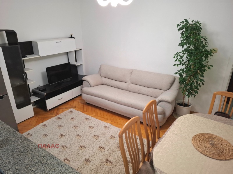 Дава под наем 2-СТАЕН, гр. Бургас, Братя Миладинови, снимка 2 - Апартаменти - 52735657