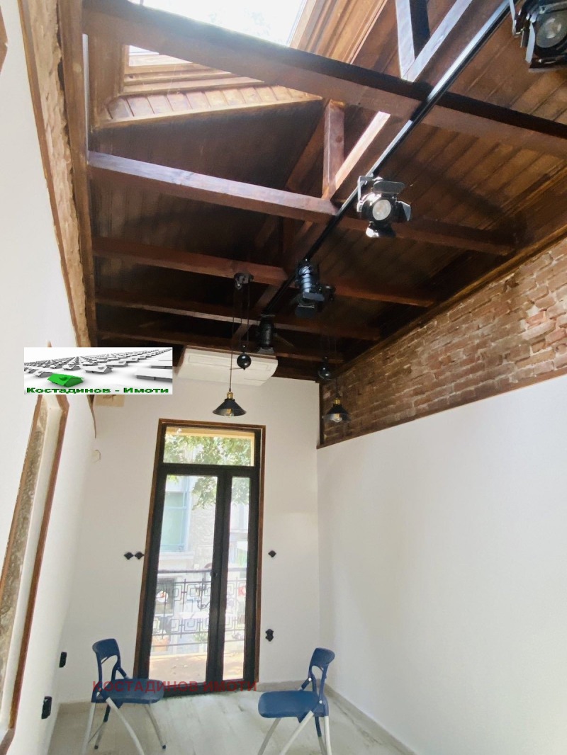 Дава под наем МАГАЗИН, гр. Пловдив, Център