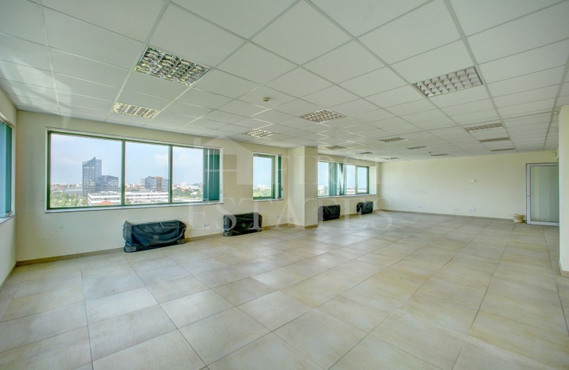 Дава под Наем ОФИС в град София, Полигона - 993 кв.м / 9 930 € » 19 421.39 лв., КЕЛЪР УИЛЯМС ЦЕНТЪР