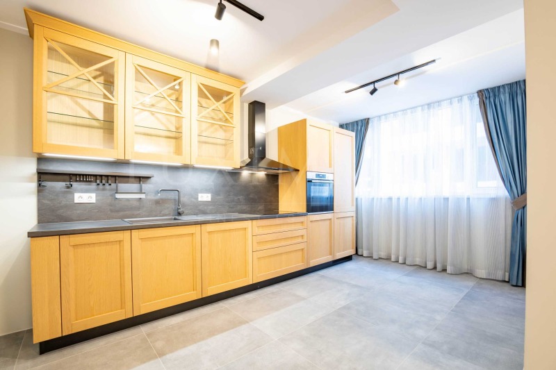 Te huur  2 slaapkamers Plovdiv , Tsentar , 145 m² | 90958970