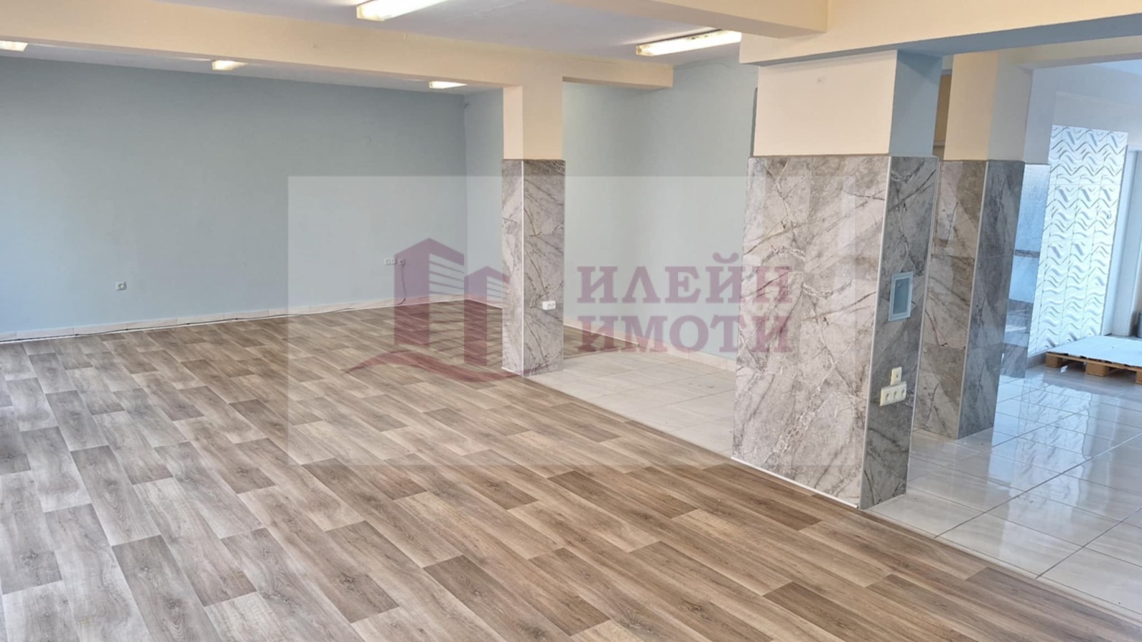 Дава под наем МАГАЗИН, гр. Русе, Център, снимка 3 - Магазини - 53822226