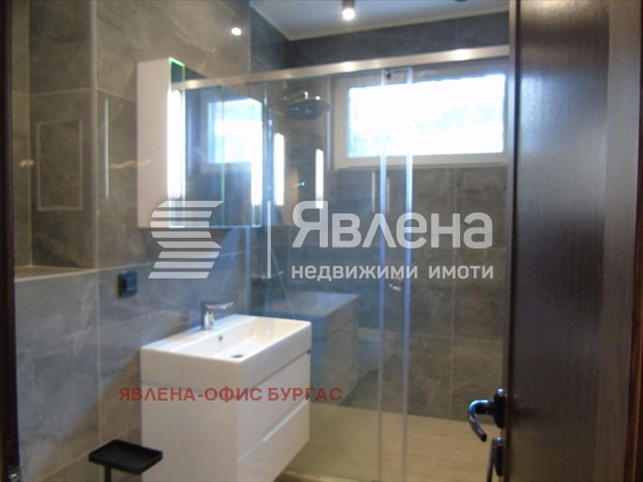 Дава под наем 3-СТАЕН, гр. Бургас, Център, снимка 4 - Апартаменти - 52716571