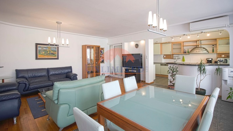 В аренду  3 спальни София , Изток , 203 кв.м | 38914550 - изображение [6]
