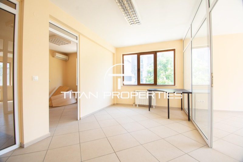 Te huur  Kantoor Sofia , Banisjora , 122 m² | 51485515 - afbeelding [17]