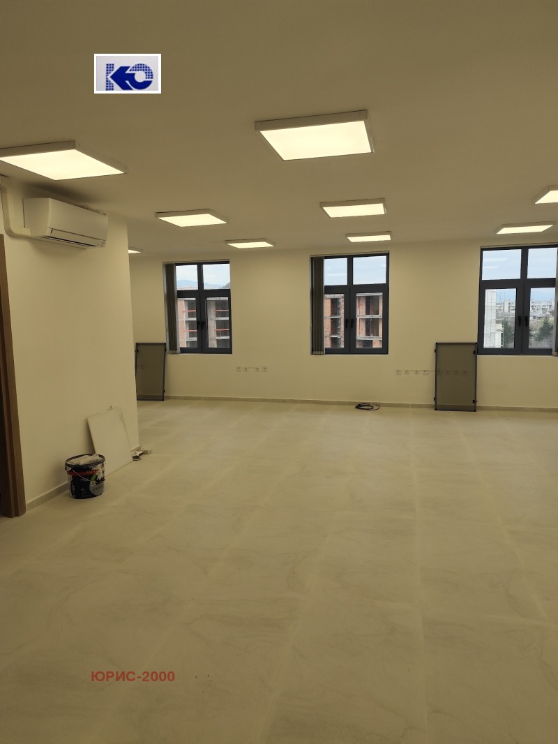 Дава под нем  Офис, град Пловдив, Център • 1 000 EUR • ID 39524029 — holmes.bg - [1] 