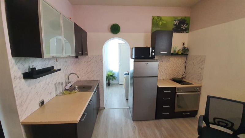 Дава под наем ЕТАЖ ОТ КЪЩА, гр. София, Павлово