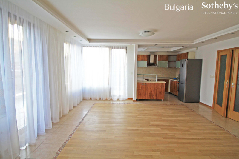 Zu vermieten  3 Schlafzimmer Sofia , Lozenez , 230 qm | 46872201 - Bild [8]