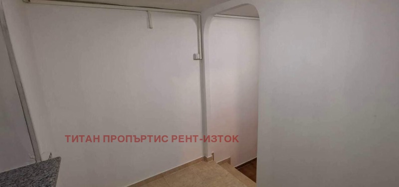 Дава под наем МАГАЗИН, гр. Бургас, Братя Миладинови, снимка 2 - Магазини - 46811513