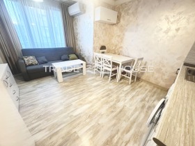 1 chambre Hristo Smirnenski, Plovdiv