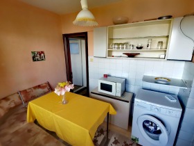 1 dormitor Slaveicov, Burgas