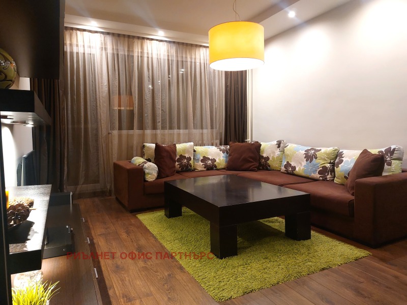 Дава под наем 3-СТАЕН, гр. София, Разсадника