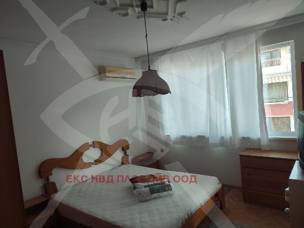 Дава под наем ЕТАЖ ОТ КЪЩА, гр. Пловдив, Христо Смирненски, снимка 3 - Етаж от къща - 53794828