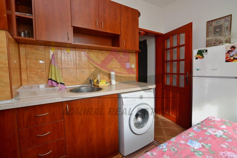 Дава под наем 2-СТАЕН, гр. Варна, Базар Левски