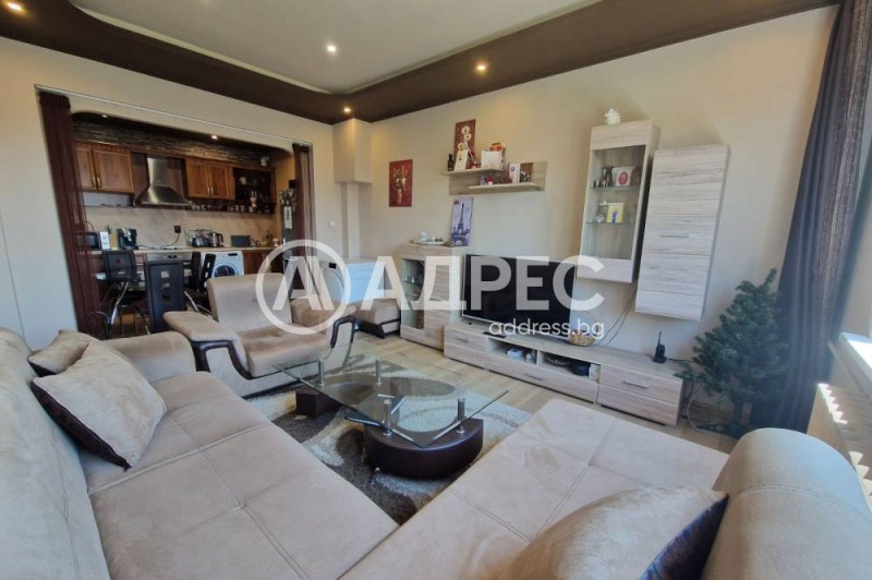 Дава под наем 2-СТАЕН, гр. София, Оборище