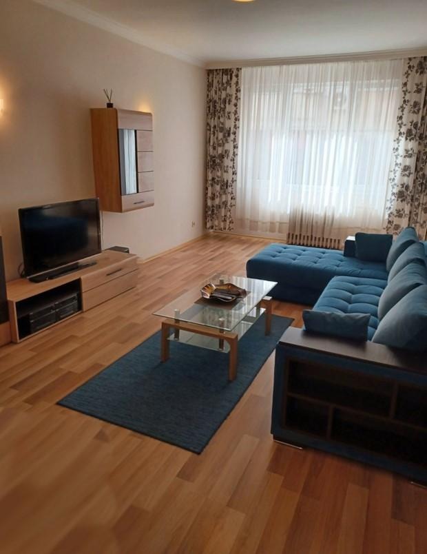 Издаје се  1 спаваћа соба Софија , Центар , 65 м2 | 16413666 - слика [2]