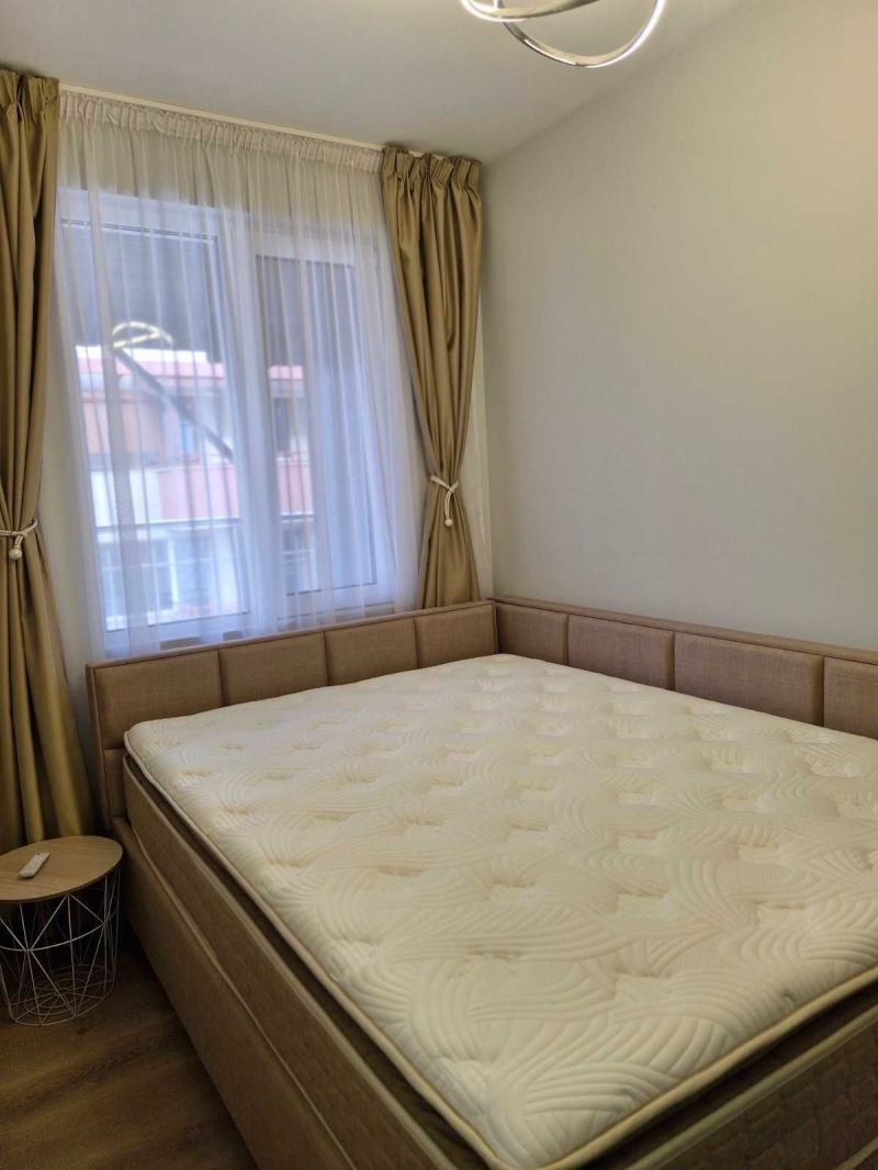 De inchiriat  2 dormitoare Sofia , Dârvenița , 115 mp | 62095880 - imagine [5]