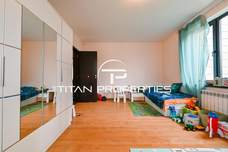 Издаје се  2 спаваће собе Софија , Лозенец , 150 м2 | 38272236 - слика [12]